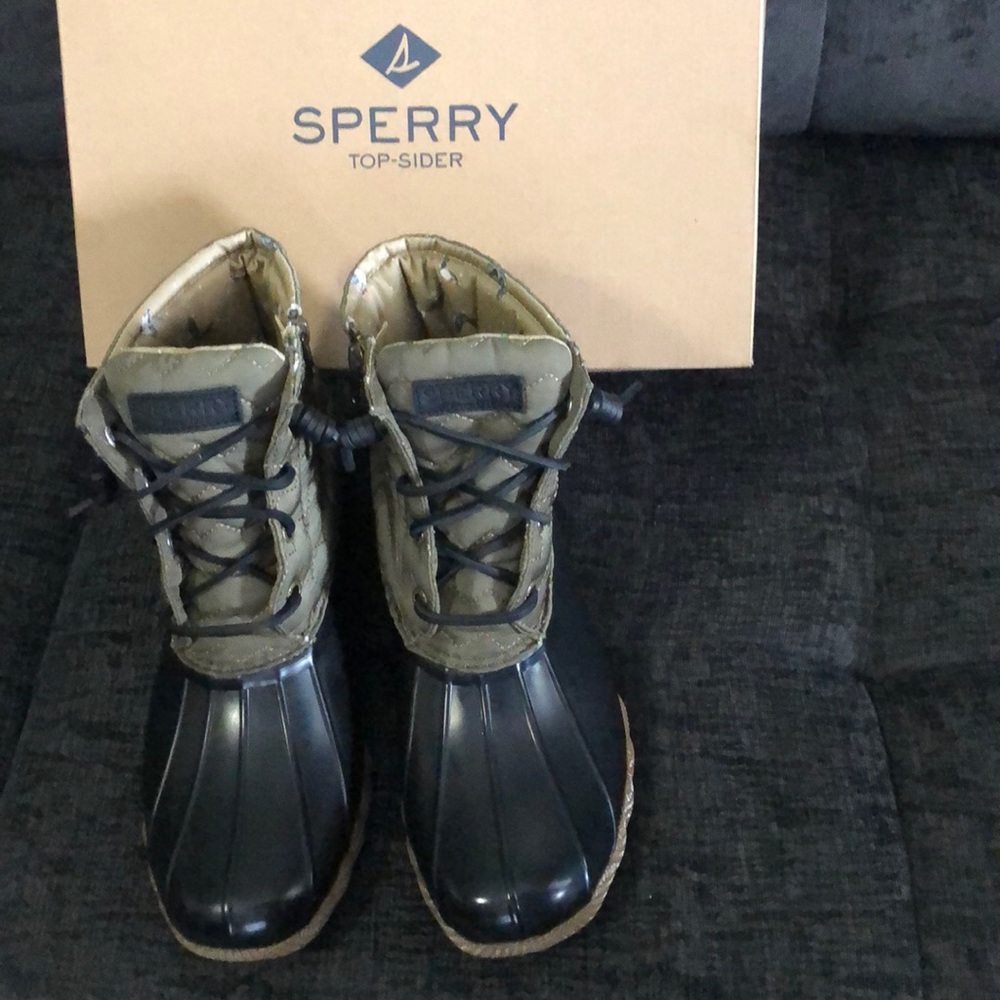 Brand new Sperry Saltwater duck boots